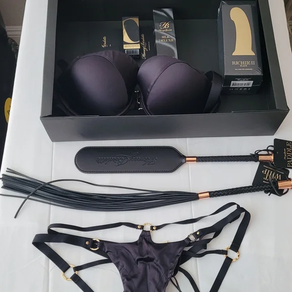 Honey Birdette Black Intimates Set - Picture 5 of 15